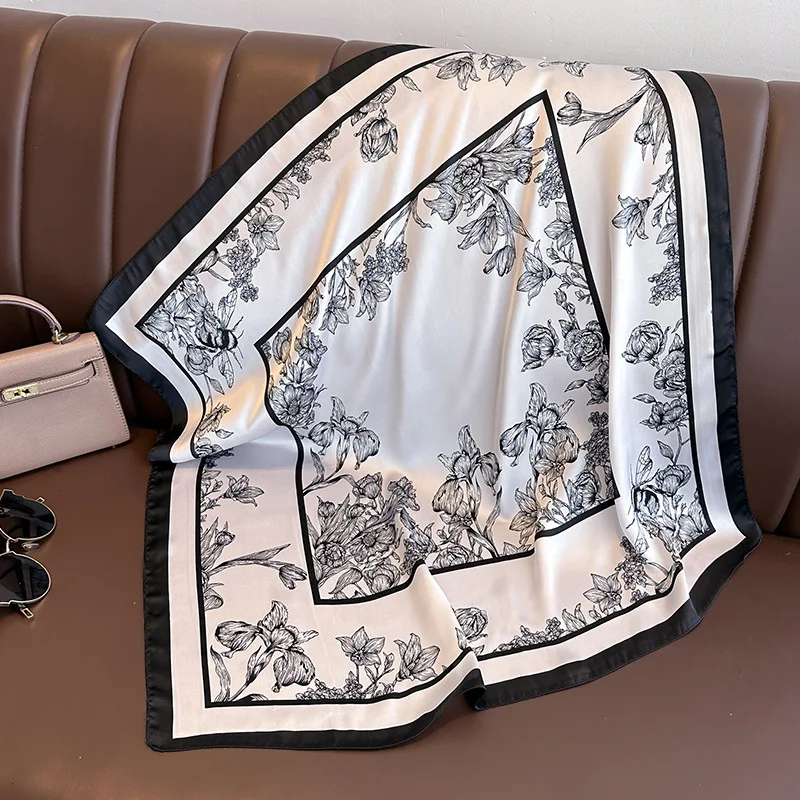 Foulard Quadrato di Lusso 70x7 - Luxury Bags China recensione e prezzo