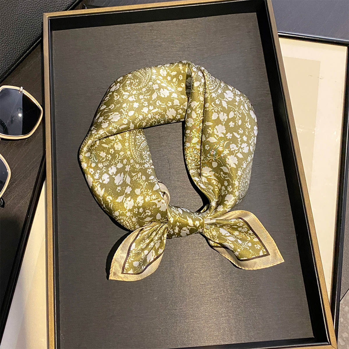 Foulard Quadrato di Lusso 100% - Luxury Bags China recensione e prezzo
