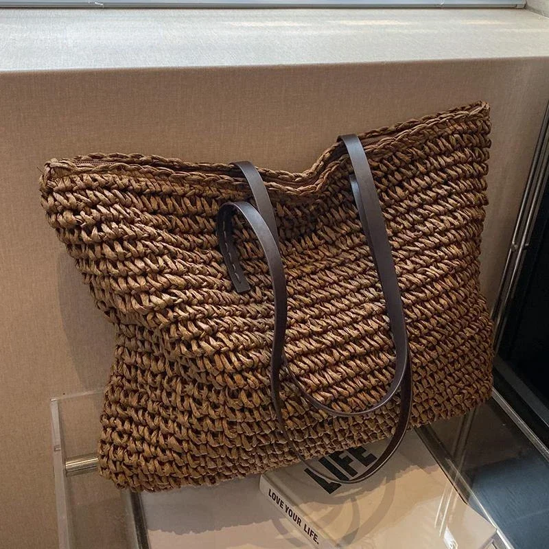 Borsa a tracolla dal design di - Luxury Bags On Sales recensione e prezzo